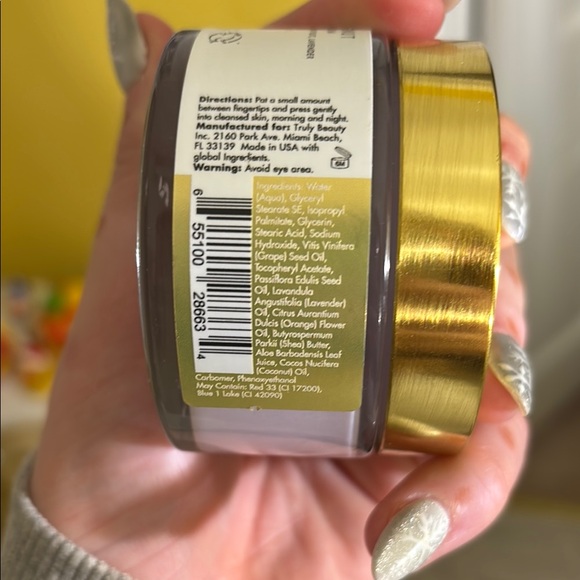 TRULY Purple Moisturizer GLAZED DONUT Facial Butter - Picture 2 of 2